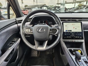 Lexus LBX